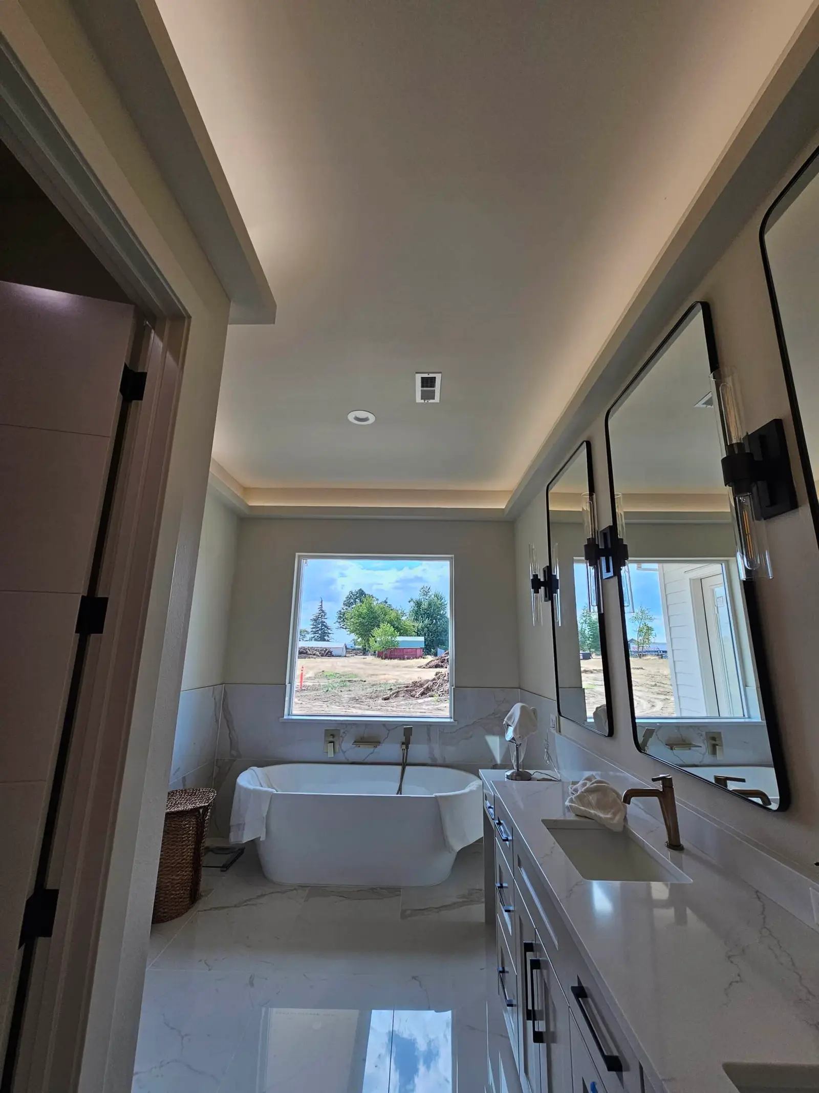 Electrical work in Carlton, Oregon